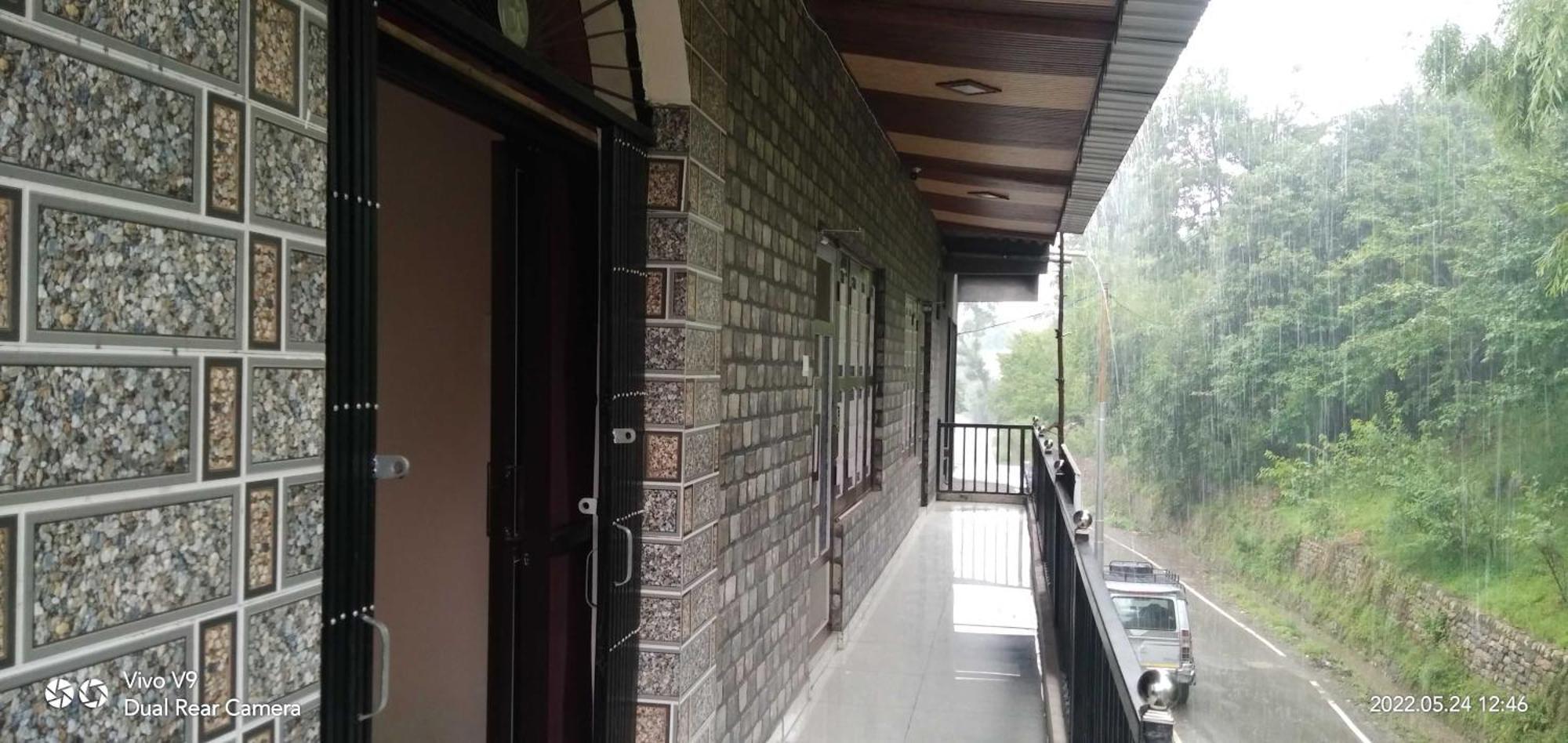 Hotel O Mohani Inn And Banquet Kausani Exterior foto